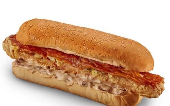 ساندویچ هات داگ کلاسیک