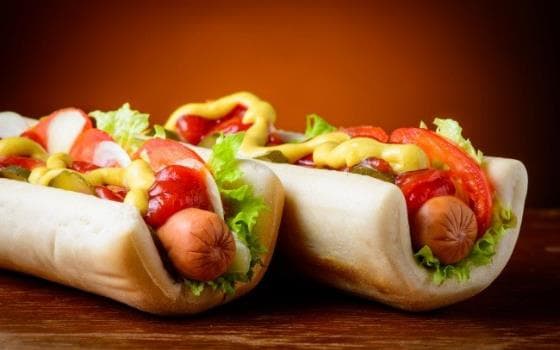 ساندویچ هات داگ اسپشیال